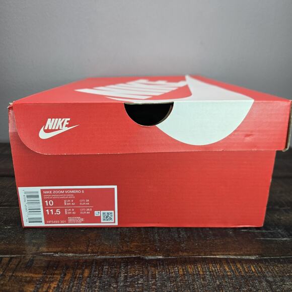 NEW Nike Zoom Vomero 5 Mens Size 10 Running Shoes Sneaker Green HF5493 301 - Picture 12 of 12